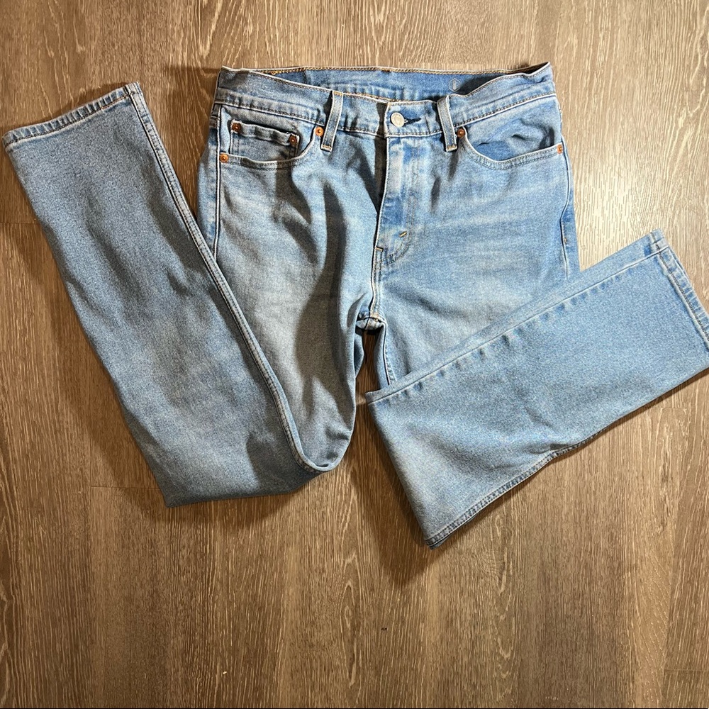 Light wash denim Levi’s 511 30 30